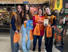 Jelentős mennyiségű élelmiszert gyűjtöttek a rászorulóknak Nagyenyeden