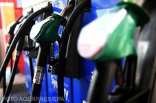 A kormány kedden hirdeti ki az üzemanyag-válsághelyzetet – Mérsékelnék a drágulást