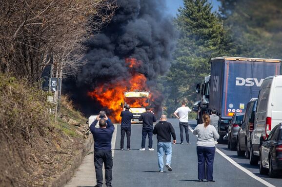 Kigyulladt egy mentőautó