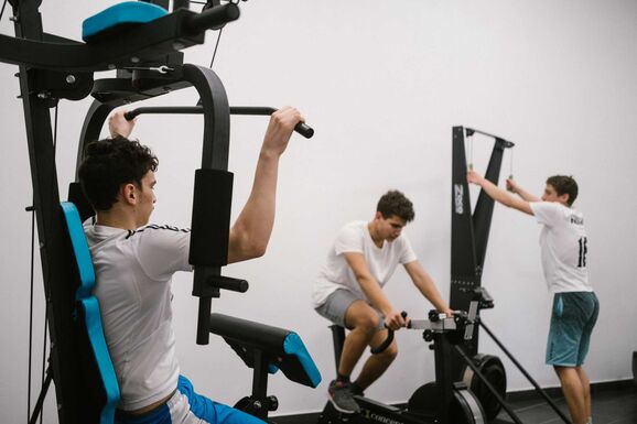 Új sporteszközöket kapott a csíkszeredai Petőfi Sándor Általános Iskola