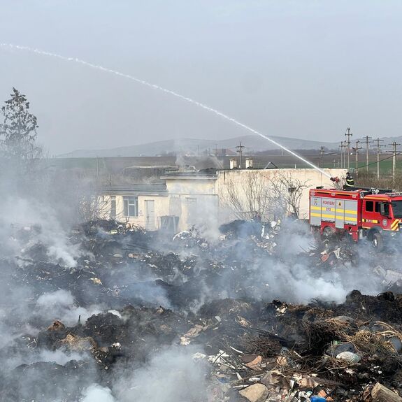 Véget ért az oltás Marosludason: három napig égett a szemét