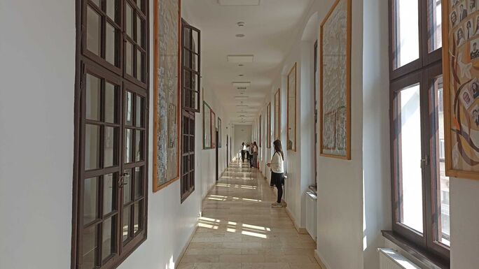 „Gólt rúgtak” – Felavatták a nagyváradi Ady-líceum felújított épületét