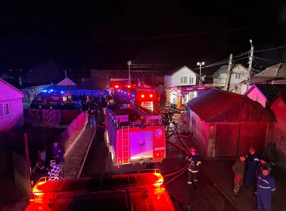 Mintegy húsz lakóépület gyulladt ki Tordán – Több mint hatvan személy maradt fedél nélkül (VIDEÓ)