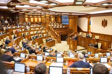 Lemondott Moldova miniszterelnöke, Sanduék korrupcióellenes imázsa került válságba