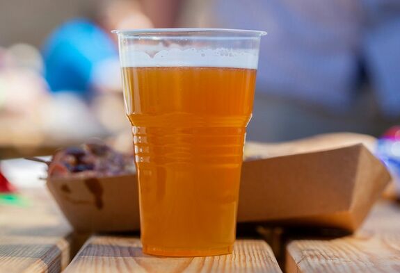 Extrém hőségben nem iszunk alkoholt? – Az italgyártók mumusa a túl meleg nyár