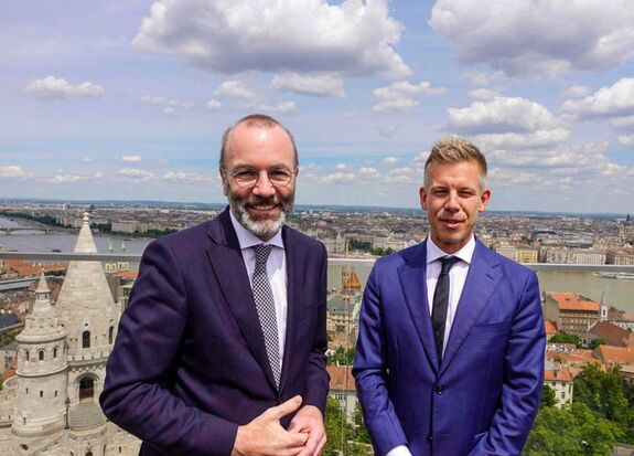 Nem zavarja a vitatott magyar alkotmánymódosítás az Európai Néppárt elnökét (VIDEÓ)