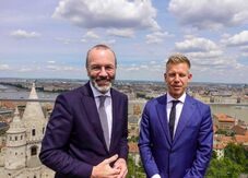 Nem zavarja a vitatott magyar alkotmánymódosítás az Európai Néppárt elnökét (VIDEÓ)