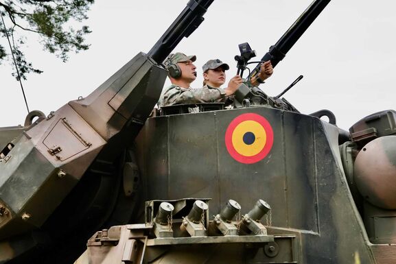 Milliárdos hadi alap jön létre: Románia is alapítója a NATO-csúcson bejelentett új védelmi banknak