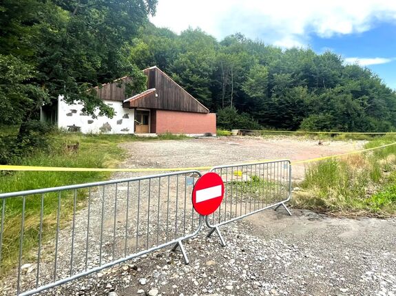 Gázszivárgás miatt lezárták a szejkefürdői mofetta körüli területet 