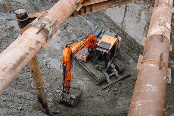 Jól halad a belvárosi mélygarázs építése Marosvásárhelyen (VIDEÓ)
