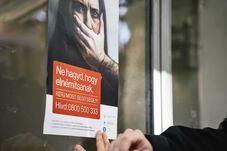 A cipő talpára írt HELP vagy egy telefonhívás is életmentő lehet