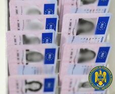Rejtélyes lelet: több száz, vélhetően román jogosítványt találtak egy moldovai szeméttelepen (VIDEÓ)