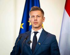 Magyar Péter: Nincs tervben a határon túli magyarság szavazati jogának a megszüntetése