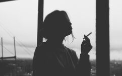 Új kutatás: A magány ugyanolyan veszélyes lehet, mint a napi 15 szál cigaretta