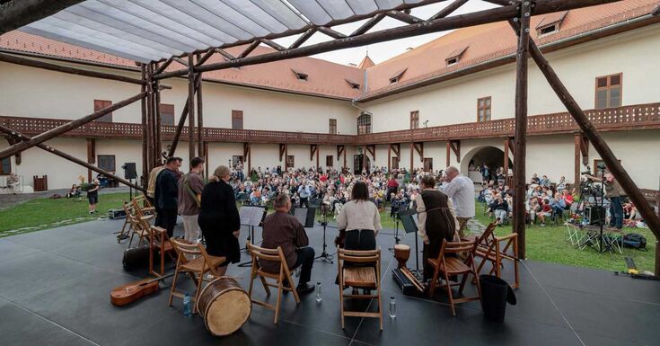 Közel nyolcvan kulturális pályázatot támogatnak Hargita megyében