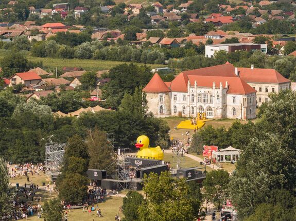 Több mint 262 ezren buliztak az idei Electric Castle fesztiválon