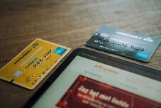 Megbírságolta az EU az AliExpresst illegális termékek miatt