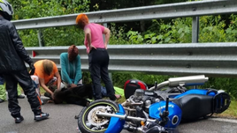 Magyar motoros vesztette életét egy balesetben a Transzalpinán