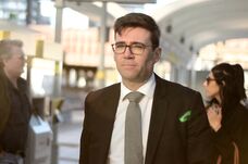 Igazi problémahegyet hagyott hátra a távozó brit kormányfő