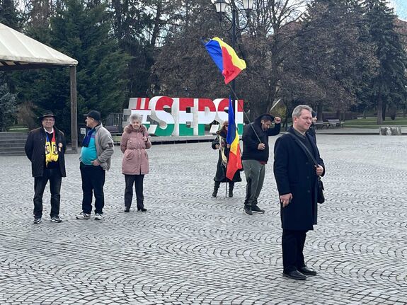 Nem hátrál a szélsőséges nacionalista: Tîrnoveanuék Sepsiszentgyörgyön tüntetnek pénteken