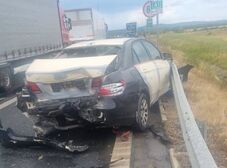 Láncbaleset az autópályán – Egy nő kórházba került