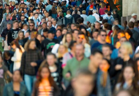Felmérés: a lakosság csaknem fele előre hozott parlamenti választást szeretne