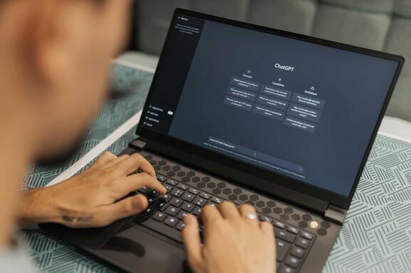 Új uniós előírások: jelölni kell a mesterséges intelligencia által készített tartalmakat