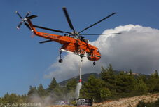 Összeütközött két tűzoltó helikopter Görögországban: összesen négyen érintettek a balesetben