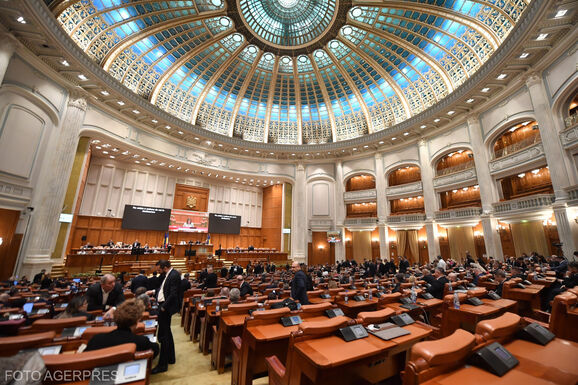 Ismét ülésezik a képviselőház