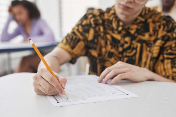 Megkezdődtek a pótérettségi írásbeli vizsgái: több mint 33 ezer diák vesz részt