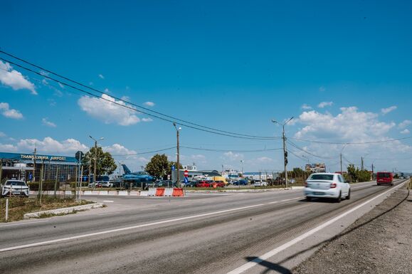 Körforgalom épül a marosvásárhelyi repülőtér előtt