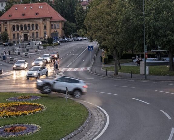 Brassói gázolás: őrizetbe vették a sofőrt – Kiderült, hogy évek óta nem szedte a gyógyszereit 