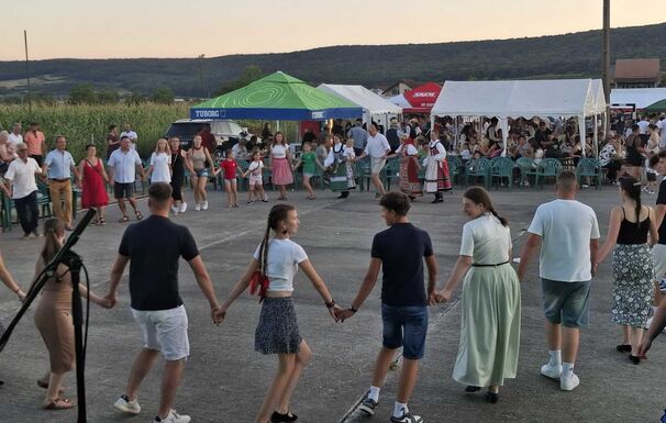 Találkozások, hagyományőrzés és néptánc – Idén is volt Miriszlói Magyar Kulturális Nap (VIDEÓ)