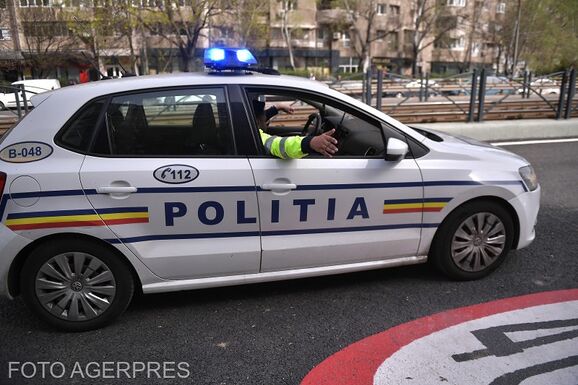 Követ dobtak a rendőrautóra – Egy rendőr megsérült