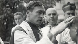 Márton Áron életét új zenei világban meséli el az Én népem folkopera Csíkszeredában