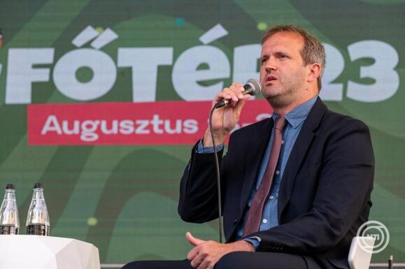 Új alapokra helyezné a magyarságpolitikát a magyar kormány
