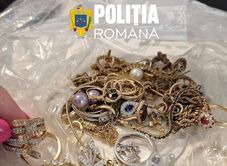 Rendőr a gyanúsítottak között – 16 házkutatást tartanak egy sorozatos lakásbetörési ügyben