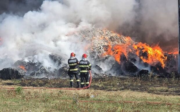 Három napig tartó megfeszített munkával eloltották a lécfalvi hulladékgyűjtőben keletkezett tüzet