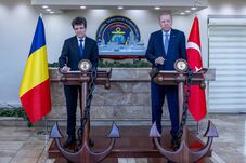 Török védőszárnyak alá kerülhet Románia 