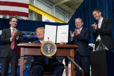 Nemzetbiztonsági kérdés Trump szerint a világűr: rendeletet adott ki az Űrakadémia megalapításáról