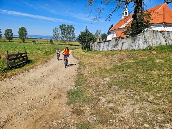 Biciklivel fedezték fel a Nemere Útja kulturális és természeti értékeit