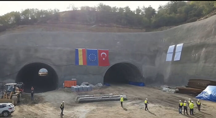 Autópálya-építés: áttörték a Bojca1 alagút második járatát (VIDEÓ)