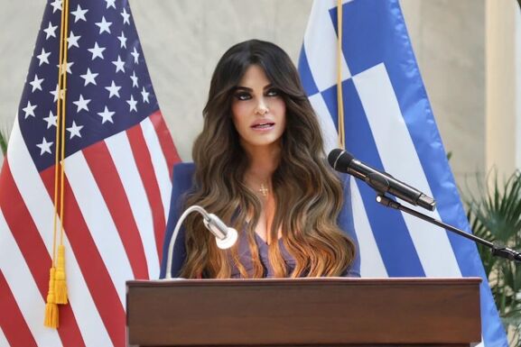 Trump elbocsátotta a nagykövetet, aki a gyanú szerint a Bolojan-kormány leváltásában is szerepet játszott