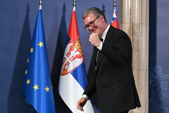 Kormányfőként térne vissza Vucsics, szavazókat veszíthet a VMSZ 