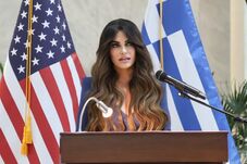 Trump elbocsátotta a nagykövetet, aki a gyanú szerint a Bolojan-kormány leváltásában is szerepet játszott