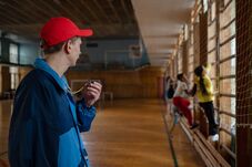 Elítélte a miniszter a temesvári tanárbántalmazást – Különleges büntetőjogi védelmet javasol 