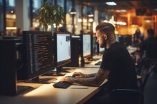 Háromszáz kolozsvári informatikust bocsátanak el