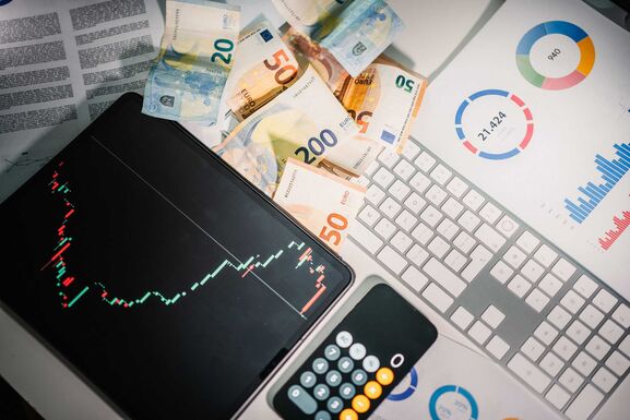 Az EU-s ranglista élén: nálunk volt a legmagasabb a deficit, meredeken nő az államadósság