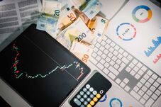 Az EU-s ranglista élén: nálunk volt a legmagasabb a deficit, meredeken nő az államadósság