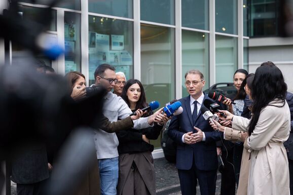 Szűk mozgástér, PSD-s csiki-csuki: elrajtolt a Niculescu-kormány  